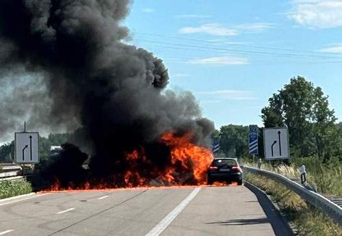 18.06.2026 - Ausgebrannt. Pkw auf der Autobahn.
