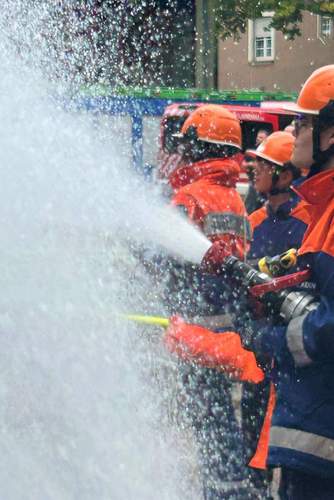 Früh übt sich. Am kommenden Samstag zeigen die LDer Jugendfeuerwehren ihr Können. Foto. Freiwillige Feuerwehr LD. Pressefrei. 