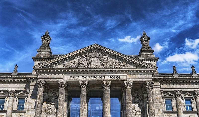 Eintreten für die Demokratie. Demo am kommenden Samstag in LD. Unser Bild zeigt den Sitz das Reichstagsgebäude in Berlin, den Sitz des Bundestages. Foto. Pixabay. Frei.