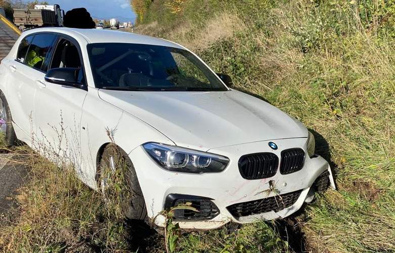 Ins Schleudern geraten. Auf nasser Fahrbahn. Auf der A 65 bei LD. 