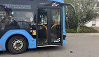 Der Schulbus-Fahrer hat in BZA am gestrigen Dienstag die Vorfahrt eines Pkw missachtet. Es ging nix mehr.