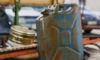 Ein 76-Jähriger hatte versucht, die Sparkasse in GER mittels Benzin in Brand zu setzen. Mitarbeiter konnten die ersten Flammen schnell löschen und den Mann bis zum Eintreffen der Polizei fixieren. Symbolfoto. Pixabay. Frei. 