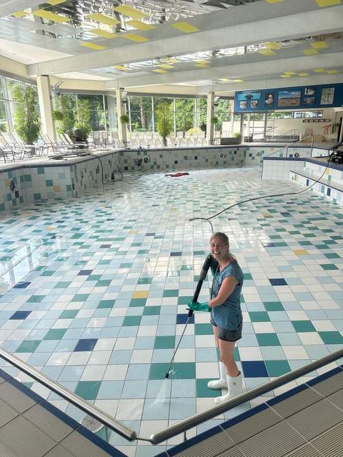 03.06.2026 - Südpfalz-Therme. Pausiert. Auffrischen. 8. bis 16. Juni.