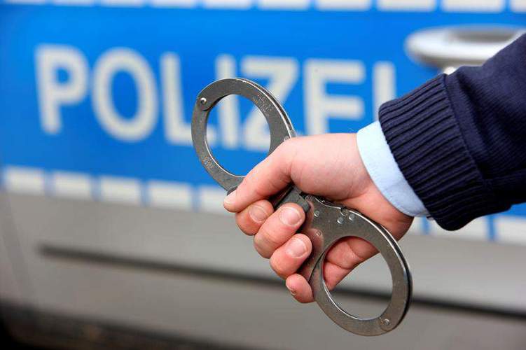 Ein 19-Jähriger wurde festgenommen, der in Verdacht steht mehrere Brände in und um Haßloch gelegt zu haben. 