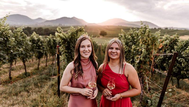 Klaudia Osmólska und Hannah Satter sind die neuen Weinhoheiten der SÜW. 