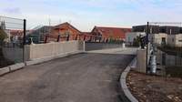 Die neue Brücke über die Gleise zwischen der Merowinger- und der Hartmannstraße. Foto. Stadt. LD. Frei. 