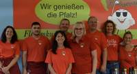 Hat sich mächtig reingehängt. Beim Benefiz-Konzert für den Schulausbau in einem Slum in Kenia. Das Pfalzgenuss-Team im Kurpark von BZA. Foto. Pfalzgenuss. Pressefrei.