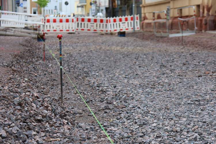 Die Stadt LD wird im Jahr 2025 keine Vorausleistungen auf wiederkehrende Straßenausbaubeiträge in bestimmten Abrechnungsgebieten erheben. Symbolfoto. Stadt. LD. Frei.