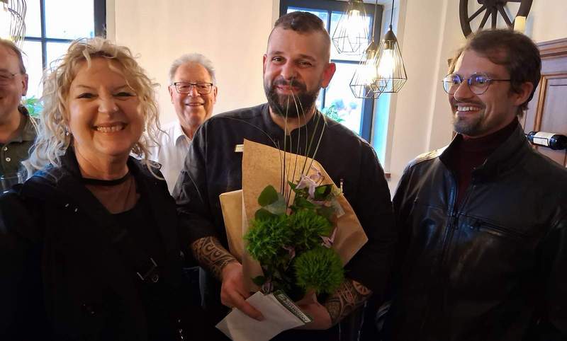 Stadtbürgermeisterin Carmen Winter mit Stadtkulturrat Martin Graf und Erster Beigeordneter Benjamin Burckschat. Foto. Günter Hirschmann. 