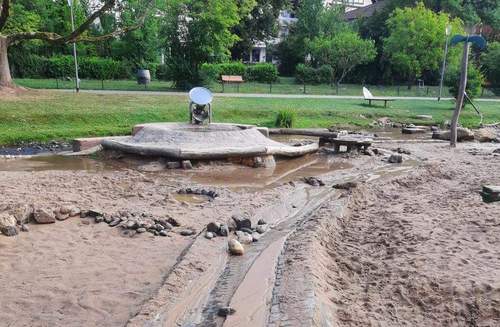 28.07.2026 - Vandalen. Spielplatz-Sperrung im Kurpark.