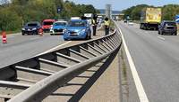 Ein Verkehrs-Raudi drängte eine andere Autofahrerin in die Leitplanke. Passiert auf der A 65 am gestrigen Montagmittag bei Edenkoben.