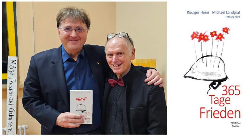 Die Herausgeber von "365 Tage Frieden", Rüdiger Heins (rechts) und Michael Landgraf, stellen ihre Anthologie, an der 140 Autoren mitgewirkt haben, am 2. April bei einer musikalischen Lesung im NWer Bibelmuseum vor. Foto. Michael Landgraf. Frei.