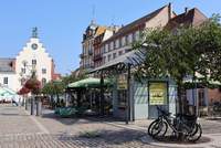Der Dampfnudelpavillon auf dem LDer Rathausplatz. Foto. Stadt LD. Frei. 