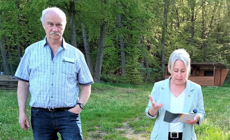 Michael Zimmermann, hier bei einem Ortstermin mit Landrätin Dr. Susanne Ganster. Foto. W. G. Stähle.