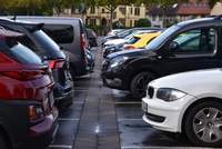 Wegen des Firmenlaufes steht der Alte Messplatz vorübergehend nicht oder nur teilweise als Parkplatz zur Verfügung. Foto. Stadt. LD. Frei. 
