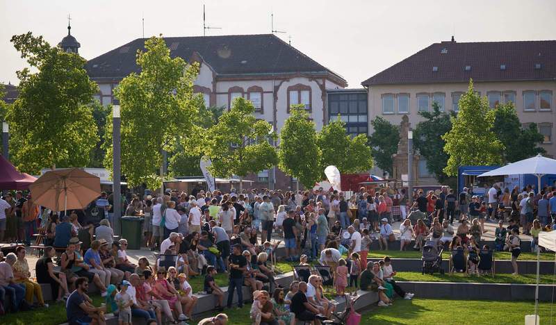 Er ist wieder da. Der Feierabendmarkt in GER. Kommenden Donnerstag ist Auftakt in die Saison. 