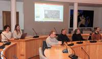 Mitarbeitende der Stadtverwaltung LD sowie der Energie Südwest AG haben über den Ausbau des Fernwärmenetzes in der Reiterstraße, der Moltkestraße und im Marienring informiert. Foto. Stadt. LD. Frei. 