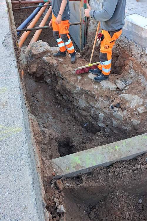 18.09.2026 - Entdeckt. Stück Stadtmauer. Bei Fernwärmearbeiten.
