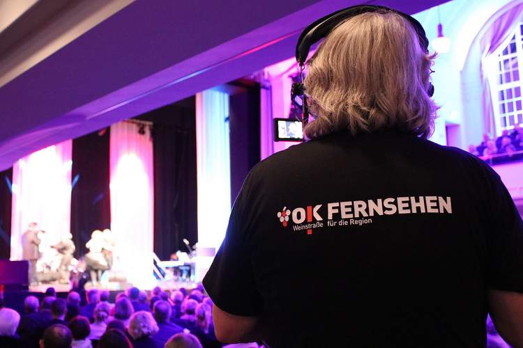 Neujahrsempfang. Morgen, Samstag, in der Festhalle in LD. Der Offene Kanal überträgt live.
