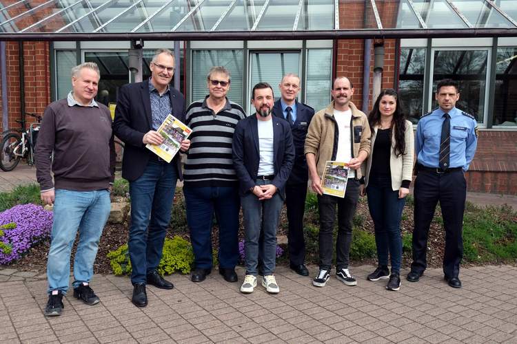 Große Vorfreude auf den Großen Preis der SÜW am 25. April herrschte beim Pressegespräch im Vorfeld des Renntags in der Kreisverwaltung. Foto. KV. SÜW. Frei. 