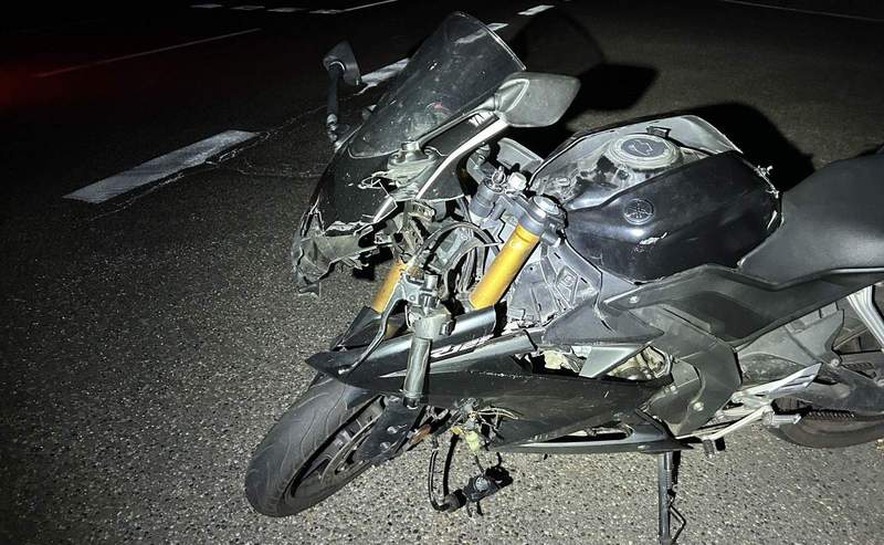 In Offenbach wurde ein Leichtkraftrad-Fahrer von einem Lkw angefahren. 