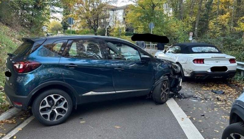 Trunken auf der Villastraße bei Edenkoben mit anderem Auto kollidiert. 