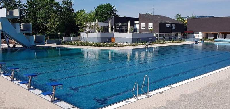 Morgen, Sonntag, ist Familientag im Queichtalbad in Offenbach. Und das bei freiem Eintritt und jeder Menger Attraktionen. Foto. VG. Offenbach. Frei. 
