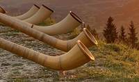 Sonntag. Alphorn-Konzert an der Nikolauskapelle unterhalb des Pfalzklinikums. 15 Uhr. Klappstuhl mitbringen.