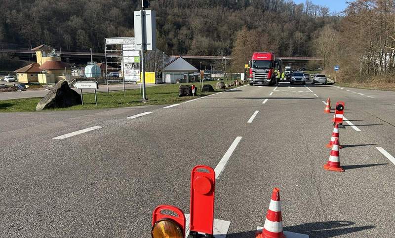 Die Polizei kontrolliert weiter tagtäglich auf der B 10 bei Annweiler. 