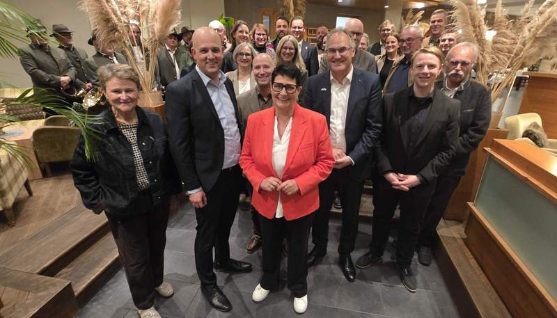 Zu Gast bei der Eröffnung der Wilden Wochen in Zeiskam. Landwirtschaftsministerin Christine Schneider. 