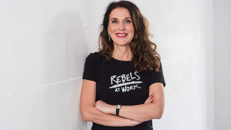 Bestsellerautorin, Unternehmerin und Keynote-Speakerin Anja Förster ist beim Unternehmertag SWP zu Gast. Foto. Anja Förster. Pressefrei. 