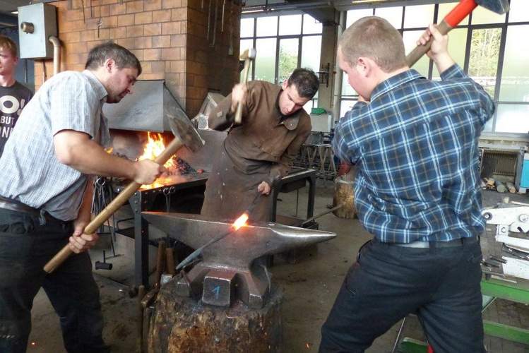Junge Menschen fürs Handwerk begeistern. Mit einem WE der offenen Tür in der Meisterschule in KL.