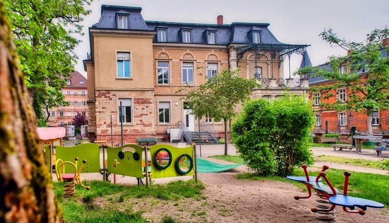 Außenansicht der Kindertagesstätte Villa Mahla in LD. Foto. Britta Hoff. Pressefrei.