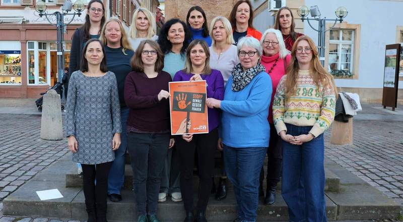 Die LDer Stadträtinnen zeigen Gesicht. Mit einer Plakat-Aktion in ganz LD. Foto. Stadt. LD. 