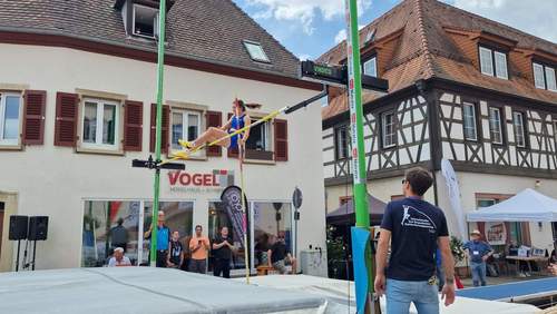 21.05.2026 - Einfach nur klasse. Stabhochsprung-Meeting. Es hat begonnen.