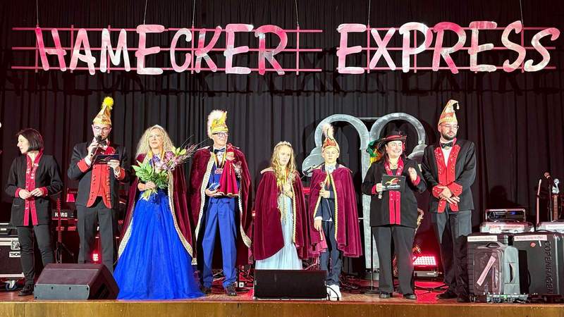Der Hamecker-Express hat ist am Samstagabend in der Schlosshalle BZA in die fünfte Jahreszeit gestartet. Foto. sp. 
