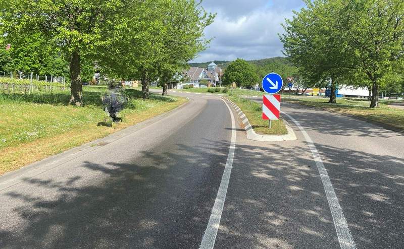 ... und wurde durch den folgenden Autoverkehr gründlich verteilt ... Foto. Polizei. Pressefrei.