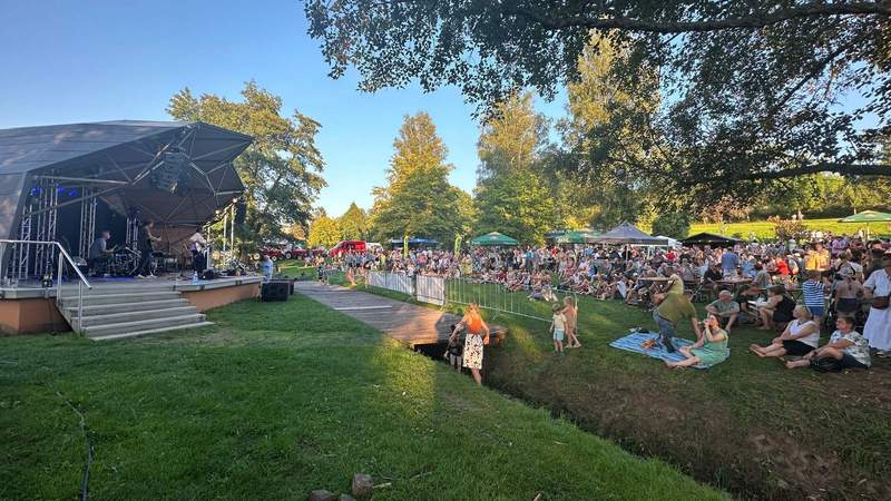 Am kommenden WE wird in Dahn im Kurpark gefeiert. Musik liegt in der Luft ... Foto. PR. Frei. 
