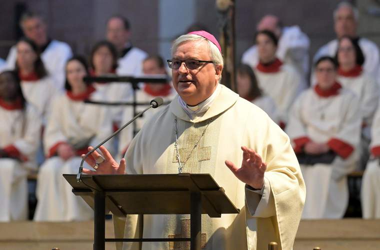 Bischof Dr. Karl-Heinz Wiesemann feierte im SPer Dom einen Dankgottesdienst für den neuen Papst Leo XIV. Foto. Klaus Landry. Pressefrei.