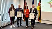 Verkehrsministerin Daniela Schmitt hat am heutigen Mittwoch in MZ den Verkehrssicherheitspreis RLP 2025 verliehen. Dabei kam die Stadt LD auf den 2. Platz. Foto. Verkehrsministerium. Frei. 