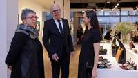 So sieht ein erfolgreiches Match aus. Der Concept-Store „Cacopardo Concept und aparte Kunst“ war Teil der ersten Runde von „LeLa – It’s a match“. Foto. Norman Krauß. Fei.