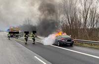 Brennender BMW auf der A 65 bei NW. Am heutigen Donnerstagmorgen.