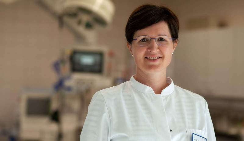 Mascha Trojer, Chefärztin der Unfall-, Hand- und Orthopädischen Chirurgie und Sportmedizin des Klinikums LD-SÜW. Foto. Klinikum LD-SÜW. Pressefrei. 