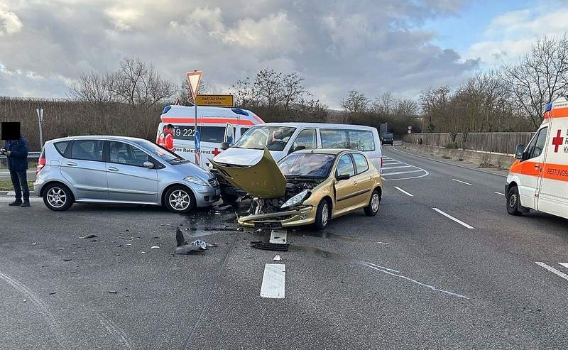 Gleich 3 Autos waren am heutigen Mittwochmorgen in einen Verkrsundfall verwickelt. 