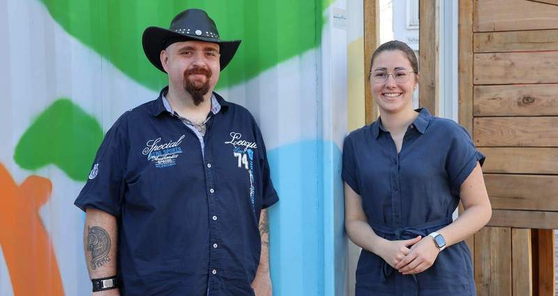 LDs neuer Soziallotse Alexander Wilking und Beigeordnete Lena Dürphold ziehen eine positive Bilanz des neuen Angebotes. Foto. Stadt. LD. Frei. 