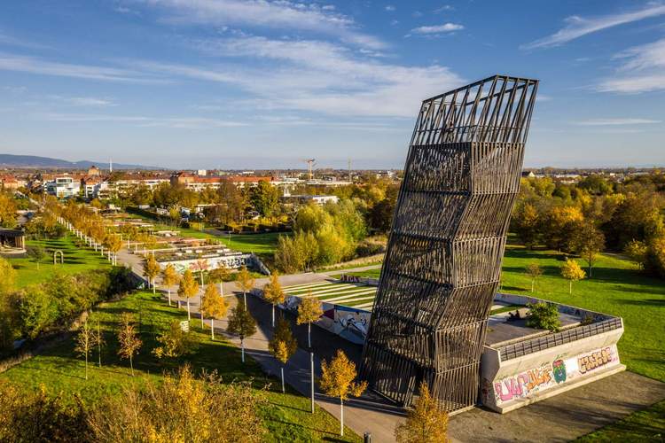 Der Aussichtsturm auf dem LaGa-Gelände in LD ist wieder offen. Foto. Dominik Ketz Photography. Pressefrei.