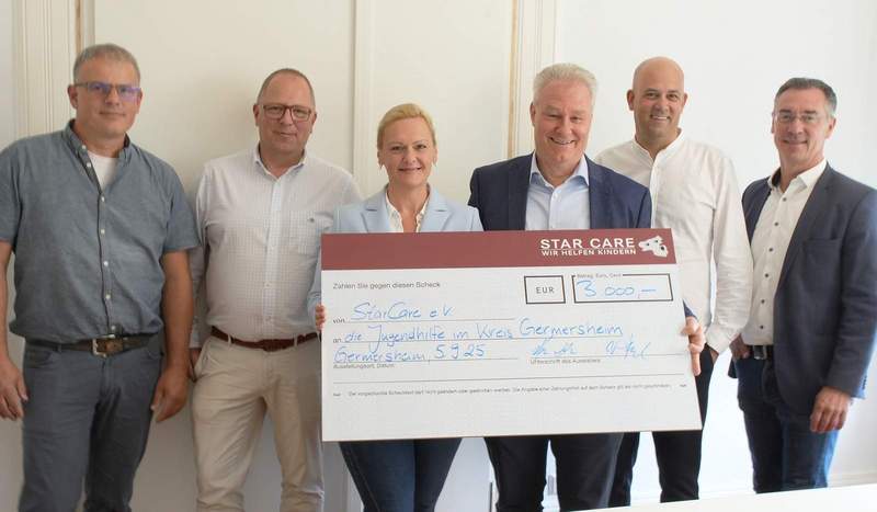 3000-Euro-Scheck für Jugendarbeit im Kreis GER. 