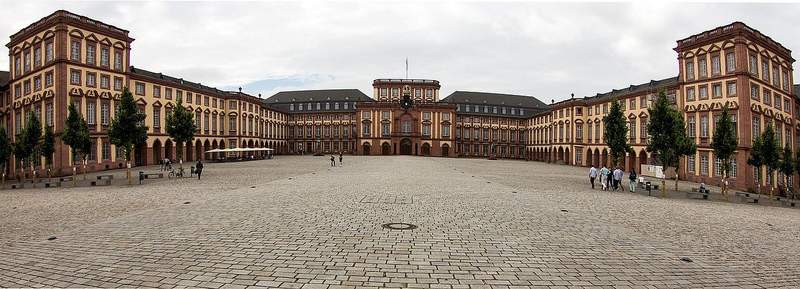 Am kommenden Samstagabend, 17. Mai, ist am MAer Schloss verkehrstechnisch wegen einer Großveranstaltung kein Reinkommen mehr möglich. 