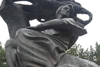 Eine Statue, mit der Frédéric Chopin verewigt wurde.