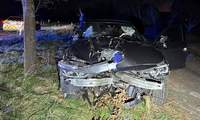 Im Sekundenschlaf von der Fahrbahn abgekommen und gegen einen Baum gekracht. In Kapsweyer.